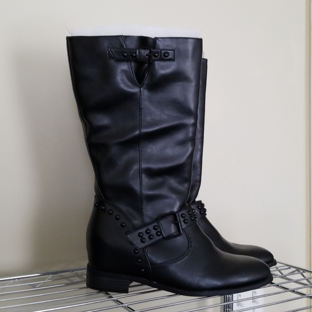 Black boots